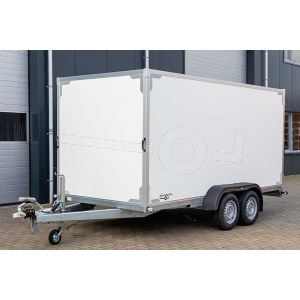 Gesloten aanhangwagen Twins Trailers tandemas met twee achterdeuren, afmeting 407x187x180cm, bruto laadvermogen 2700kg.