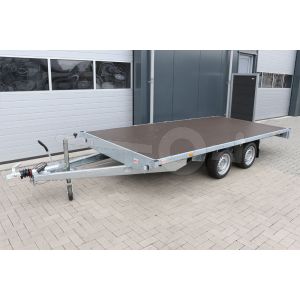 Vlakke plateauwagen Eduard zonder borden, afmeting 406x200cm, laadvloerhoogte 63cm, bruto laadvermogen 3500kg.