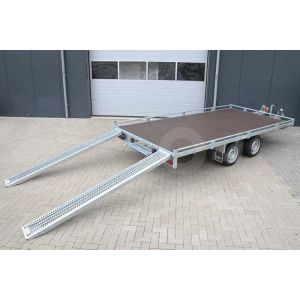 Autoambulance Eduard 406x200cm met dichte laadvloer, 10cm railing, kabellier en oprijplaten onder de laadvloer, oprijhoek circa 15 graden, laadvloerhoogte 63cm, bruto laadvermogen 2000kg