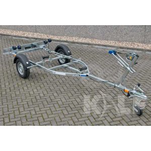 Sportboottrailer serie 650-40 400x160 (lxb), bruto 650kg (485kg netto), met glijplanken pakket (ook voor schroefas), banden 13", enkelas