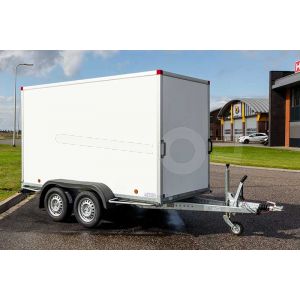 Gesloten Power Trailer geremde tandemas aanhangwagen 257x157x188 cm met een bruto laadvermogen van 750kg