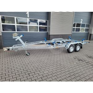 Vlemmix Sloeptrailer, 630x220cm (lxb), bruto 2700kg (netto 2220kg), tandemas geremd.