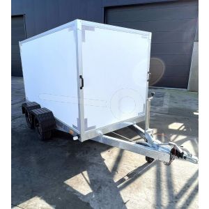 VDM gesloten aanhangwagen (lxbxh) 300x150x150cm,  Bruto 2000kg (1483kg netto), Witte PPL panelen, 2 achterdeuren, Vloerhoogte ca.55cm, Tandemas geremd, Banden 13"