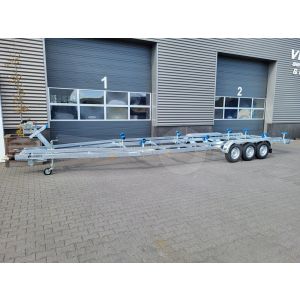 Vlemmix boottrailer Z, 1000x255cm (lxb), bruto 3500kg (netto 2750kg), tridem (3 assen van 1350kg) geremd.