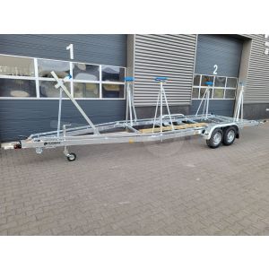 Vlemmix zeilboottrailer O, 840x255cm (lxb), bruto 2700kg (netto 2130kg), tandemas geremd.